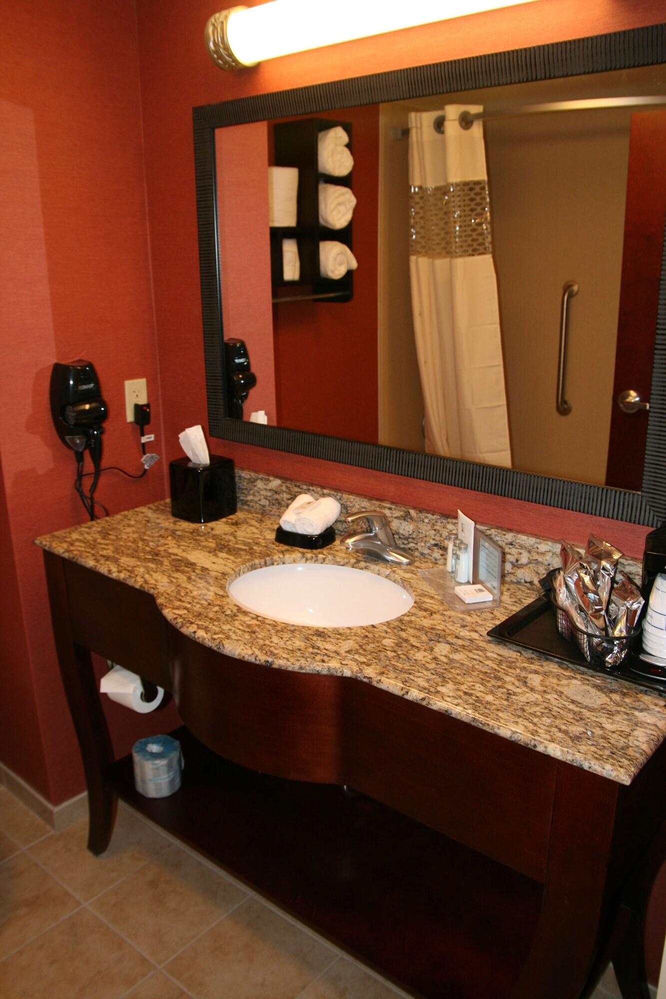 Hampton Inn & Suites מורגן סיטי חדר תמונה